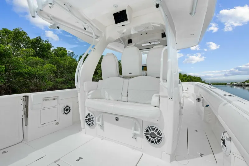 Slide: The Image of Intrepid 407 Nomad SE 2020 - 2