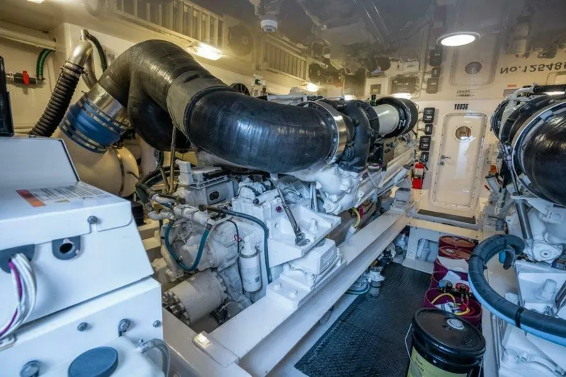 Slide: The Image of Viking 66 Convertible 2015 - 39