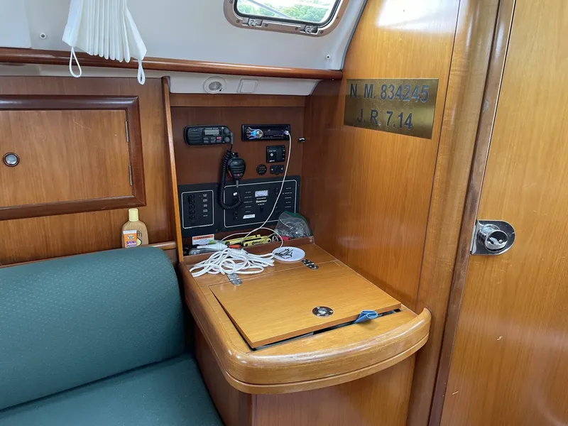 Slide: The Image of Beneteau 2003 - 6