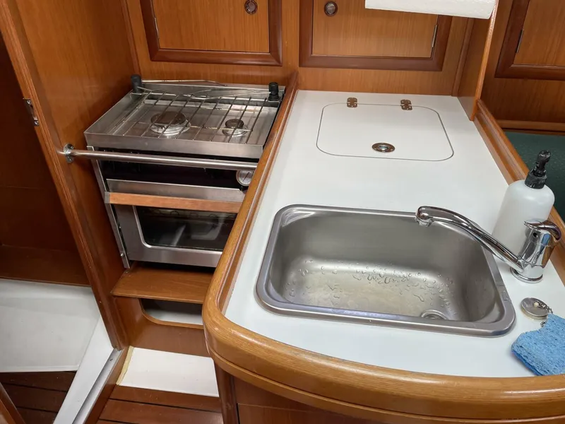 Slide: The Image of Beneteau 2003 - 7