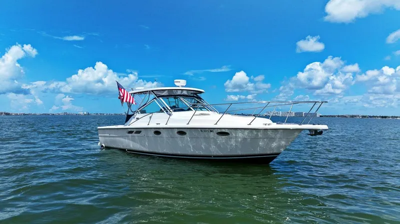 Slide: The Image of Tiara 3100 Open LE 2003 - 31