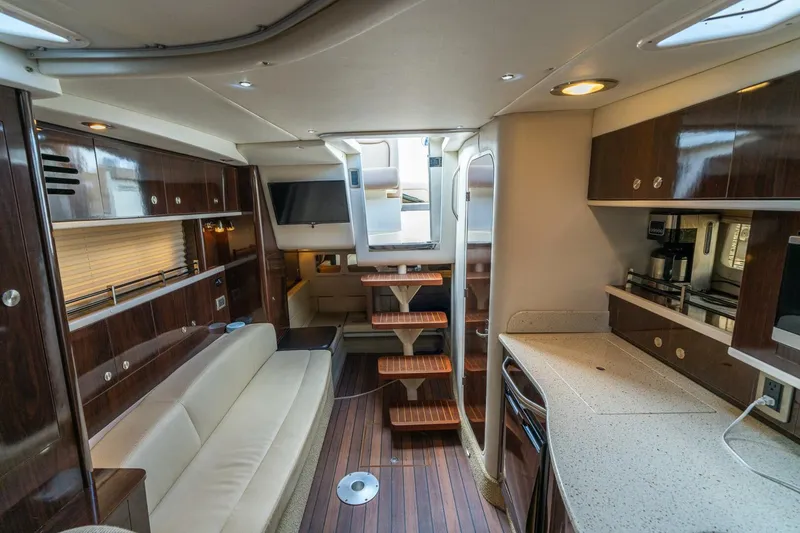 Slide: The Image of Sea Ray 330 Sundancer 2016 - 12