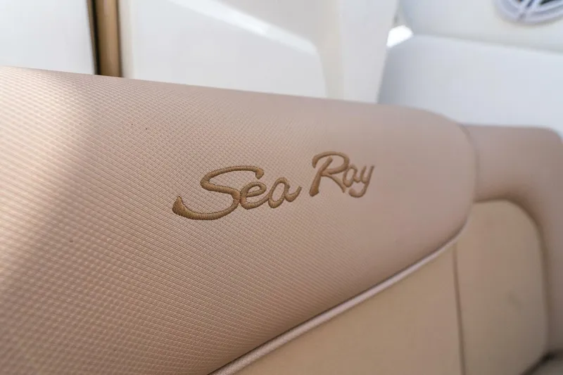 Slide: The Image of Sea Ray 330 Sundancer 2016 - 18