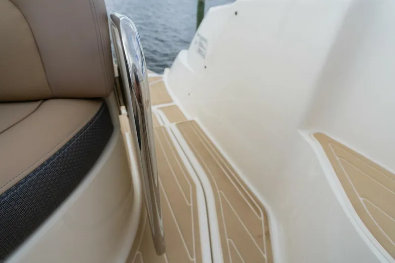 Slide: The Image of Sea Ray 330 Sundancer 2016 - 2