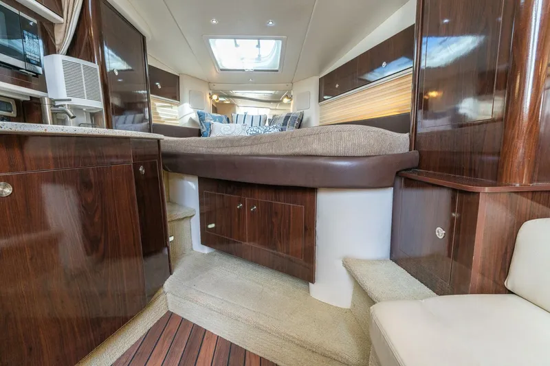 Slide: The Image of Sea Ray 330 Sundancer 2016 - 24