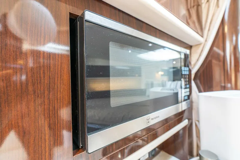 Slide: The Image of Sea Ray 330 Sundancer 2016 - 25