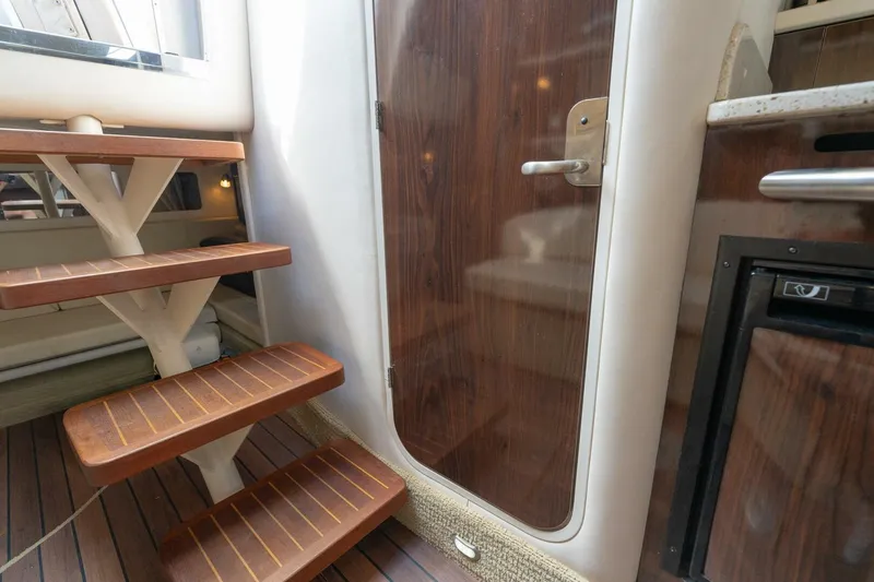 Slide: The Image of Sea Ray 330 Sundancer 2016 - 31