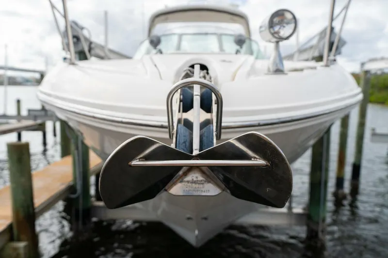 Slide: The Image of Sea Ray 330 Sundancer 2016 - 4