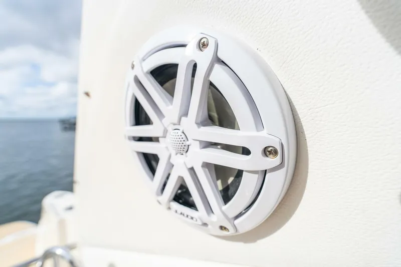 Slide: The Image of Sea Ray 330 Sundancer 2016 - 47