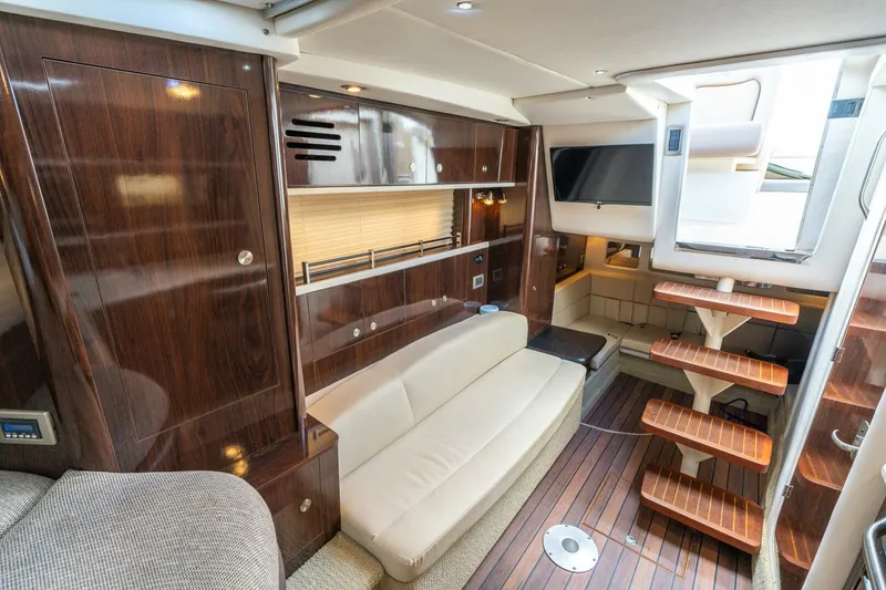 Slide: The Image of Sea Ray 330 Sundancer 2016 - 48