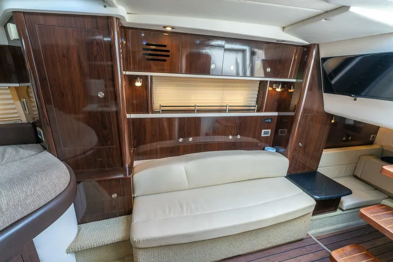Slide: The Image of Sea Ray 330 Sundancer 2016 - 49