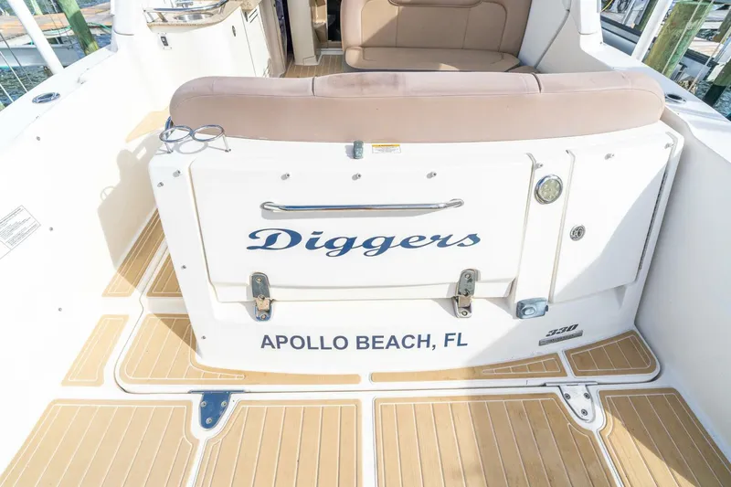 Slide: The Image of Sea Ray 330 Sundancer 2016 - 56