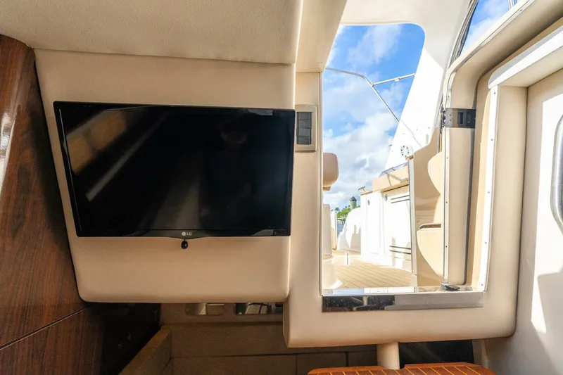 Slide: The Image of Sea Ray 330 Sundancer 2016 - 59
