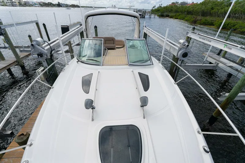 Slide: The Image of Sea Ray 330 Sundancer 2016 - 6