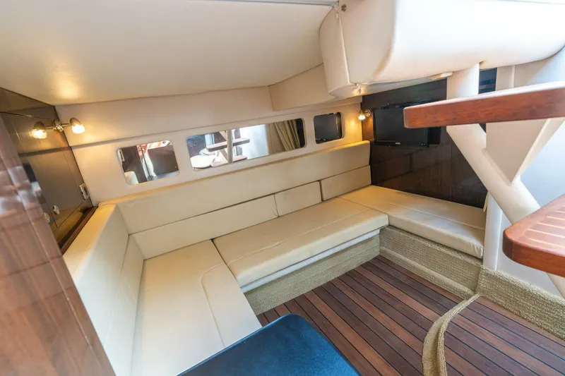 Slide: The Image of Sea Ray 330 Sundancer 2016 - 66