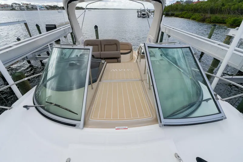 Slide: The Image of Sea Ray 330 Sundancer 2016 - 68