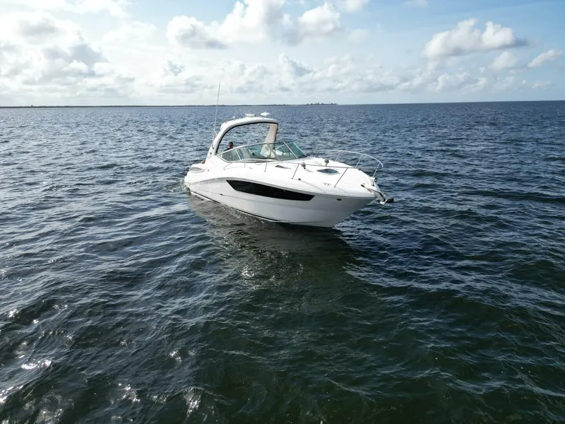 Slide: The Image of Sea Ray 330 Sundancer 2016 - 8