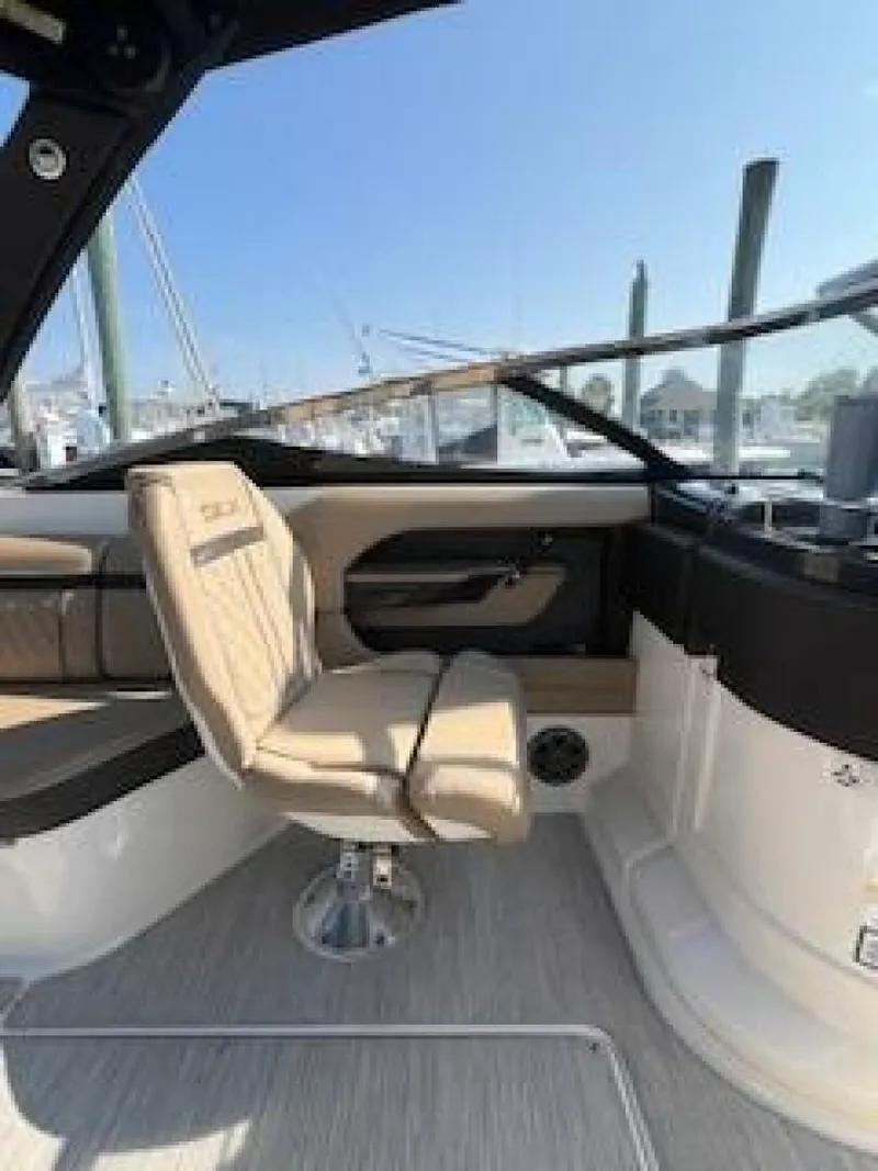 Slide: The Image of Sea Ray 280 SLX 2016 - 7