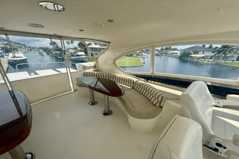 Slide: The Image of 68 FLYBRIDGE 2005 - 13