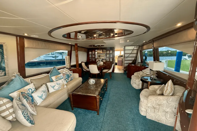 Slide: The Image of 68 FLYBRIDGE 2005 - 16