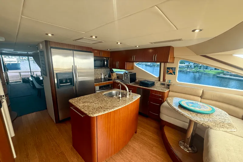 Slide: The Image of 68 FLYBRIDGE 2005 - 21