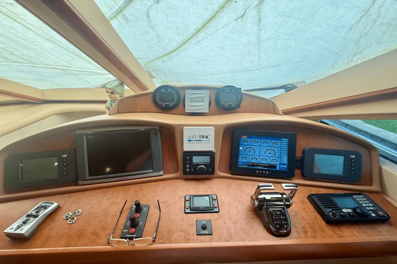 Slide: The Image of 68 FLYBRIDGE 2005 - 22