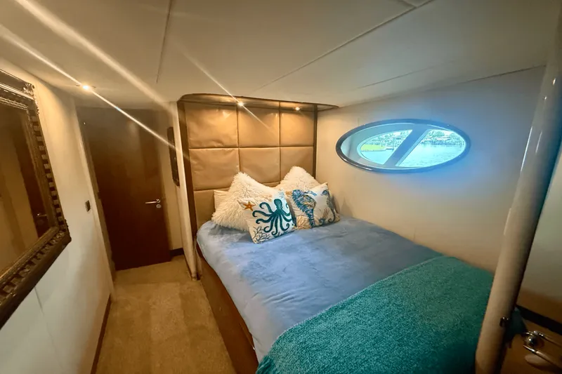 Slide: The Image of 68 FLYBRIDGE 2005 - 31