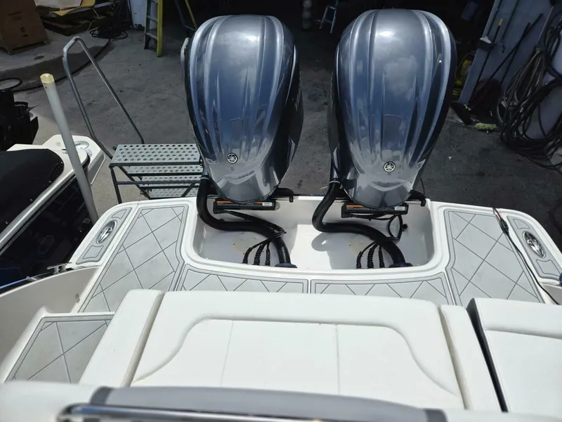 Slide: The Image of Chaparral 280 OSX 2022 - 15