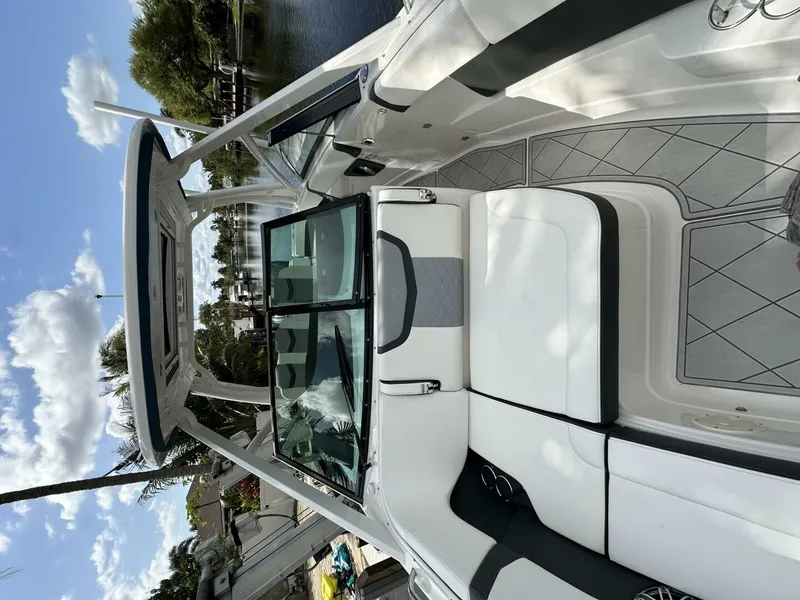 Slide: The Image of Chaparral 280 OSX 2022 - 8
