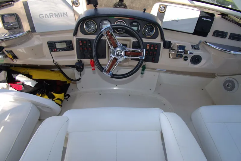 Slide: The Image of Carver Yachts 444 Cockpit Motor Yacht 2005 - 16