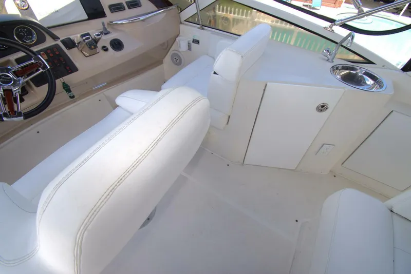 Slide: The Image of Carver Yachts 444 Cockpit Motor Yacht 2005 - 18