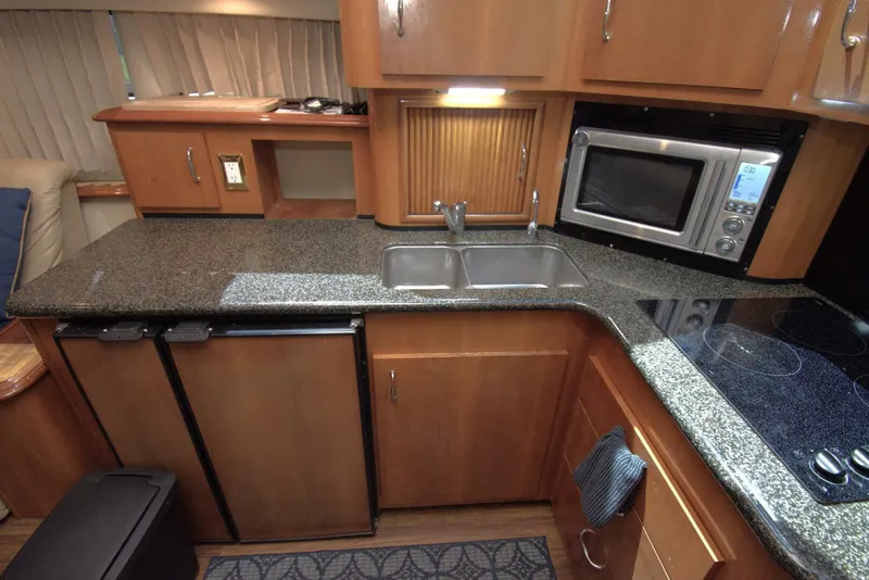 Slide: The Image of Carver Yachts 444 Cockpit Motor Yacht 2005 - 28