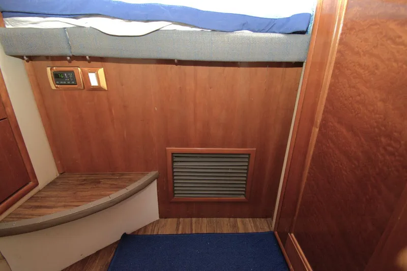 Slide: The Image of Carver Yachts 444 Cockpit Motor Yacht 2005 - 39