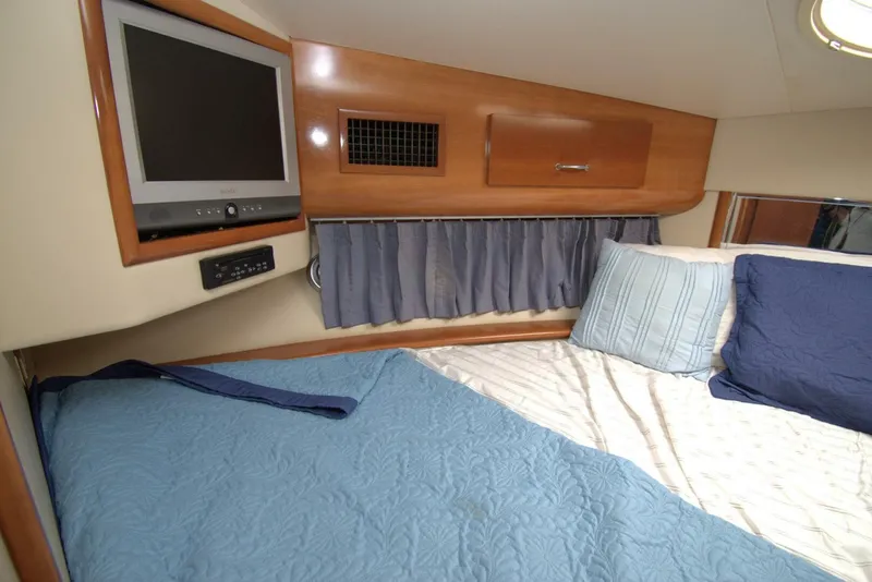 Slide: The Image of Carver Yachts 444 Cockpit Motor Yacht 2005 - 41