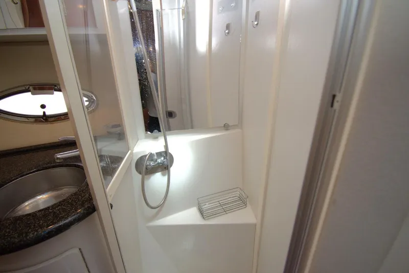 Slide: The Image of Carver Yachts 444 Cockpit Motor Yacht 2005 - 42