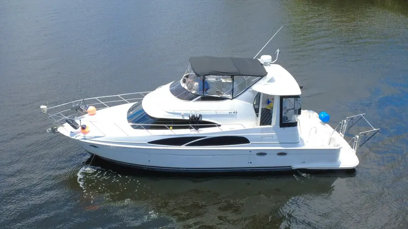 Slide: The Image of Carver Yachts 444 Cockpit Motor Yacht 2005 - 5