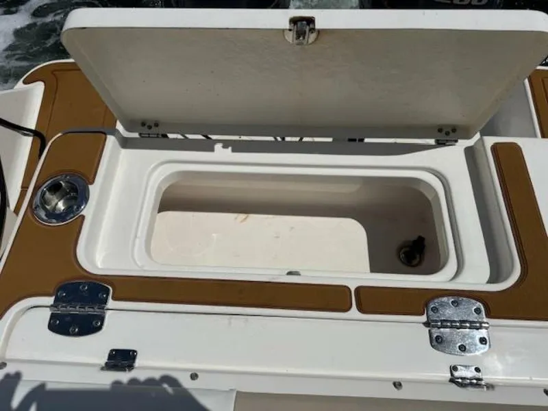 Slide: The Image of Robalo R242 Center Console 2021 - 12