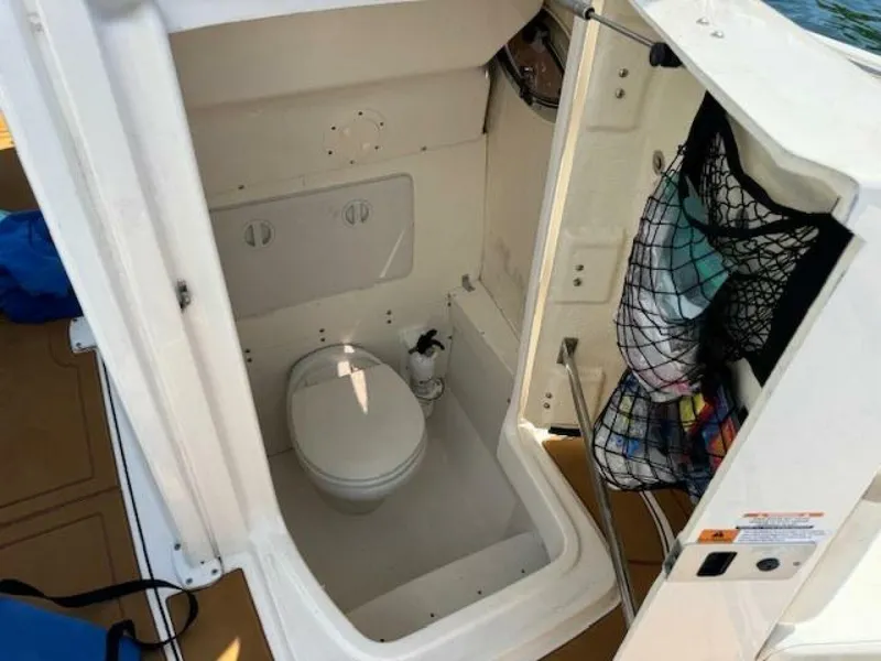 Slide: The Image of Robalo R242 Center Console 2021 - 17