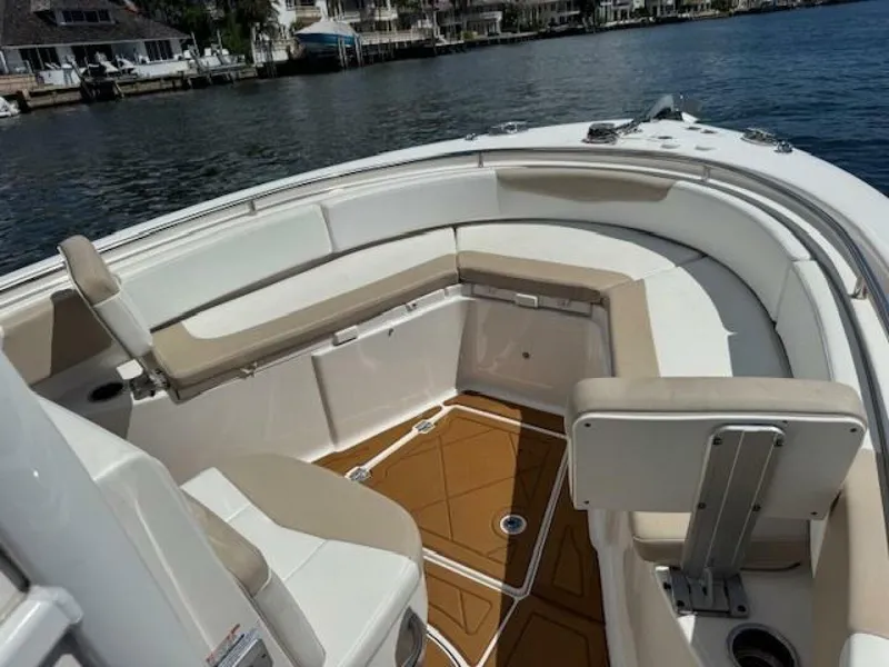 Slide: The Image of Robalo R242 Center Console 2021 - 3