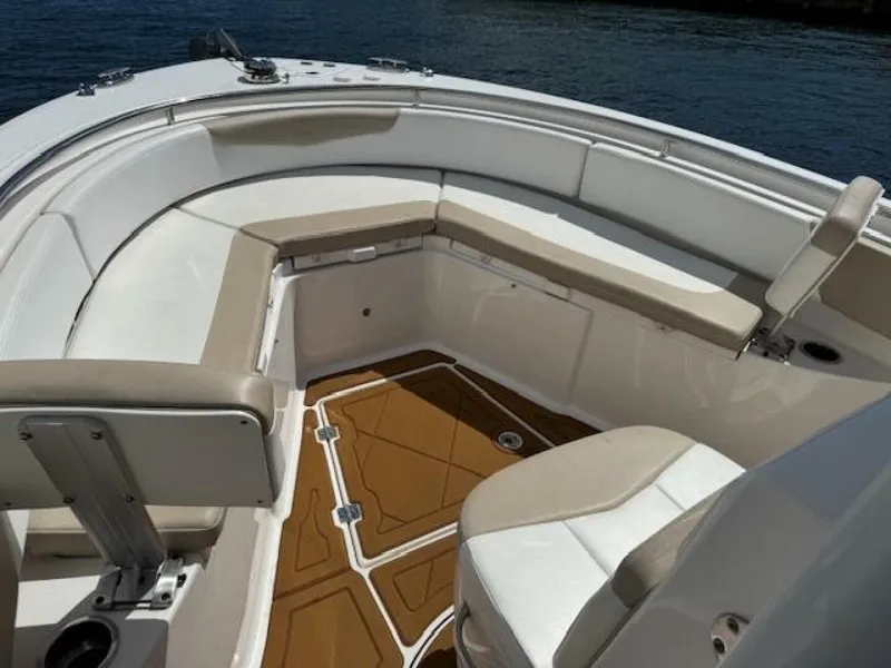 Slide: The Image of Robalo R242 Center Console 2021 - 4
