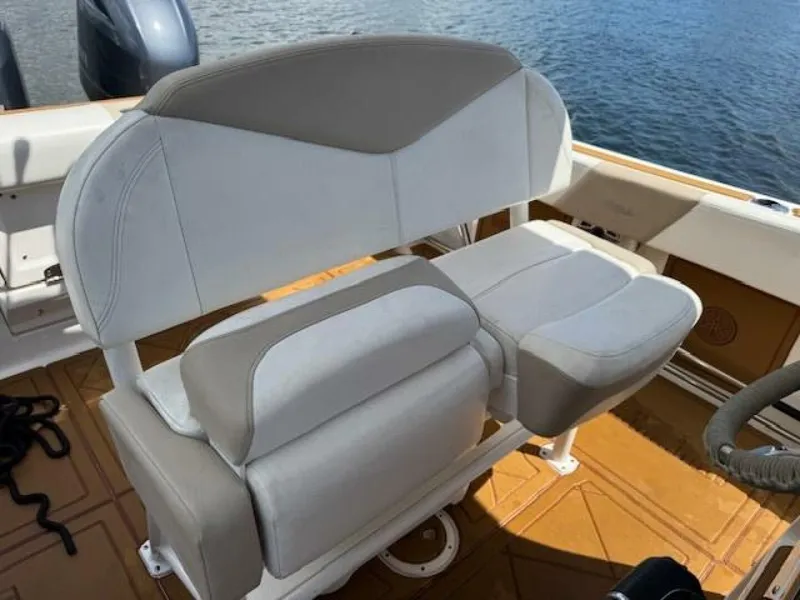 Slide: The Image of Robalo R242 Center Console 2021 - 7