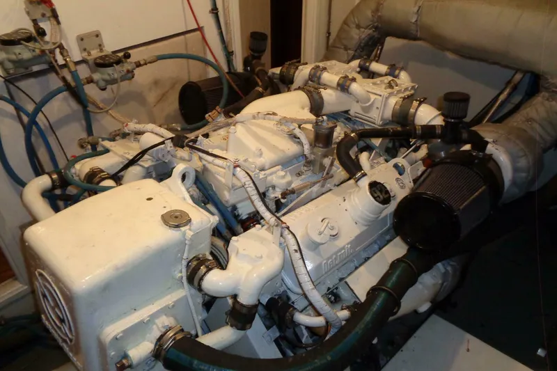 Slide: The Image of Hatteras 70 Cockpit Motor Yacht 1987 - 102