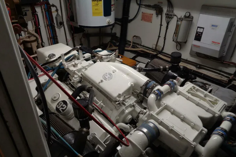 Slide: The Image of Hatteras 70 Cockpit Motor Yacht 1987 - 106