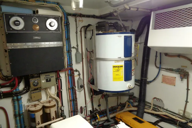Slide: The Image of Hatteras 70 Cockpit Motor Yacht 1987 - 109