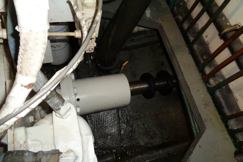 Slide: The Image of Hatteras 70 Cockpit Motor Yacht 1987 - 110