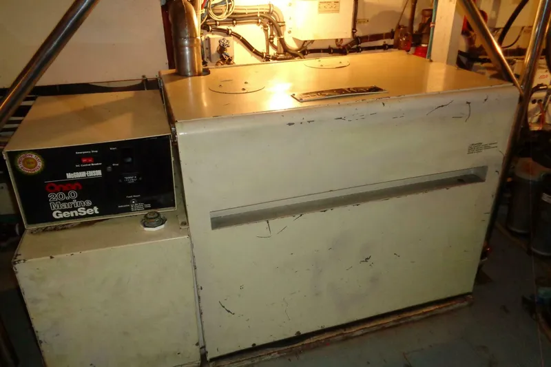 Slide: The Image of Hatteras 70 Cockpit Motor Yacht 1987 - 119