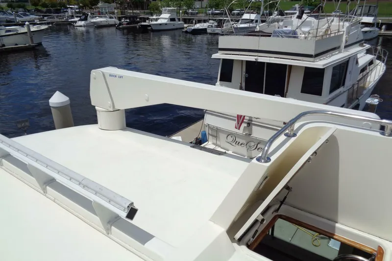 Slide: The Image of Hatteras 70 Cockpit Motor Yacht 1987 - 27