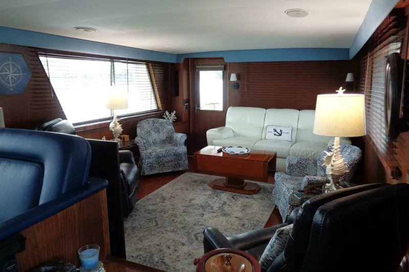 Slide: The Image of Hatteras 70 Cockpit Motor Yacht 1987 - 32