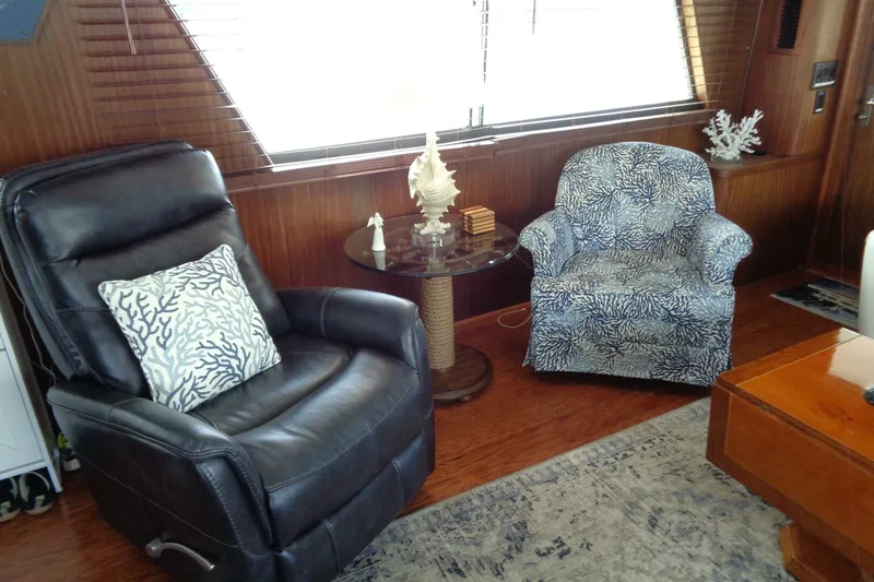 Slide: The Image of Hatteras 70 Cockpit Motor Yacht 1987 - 37