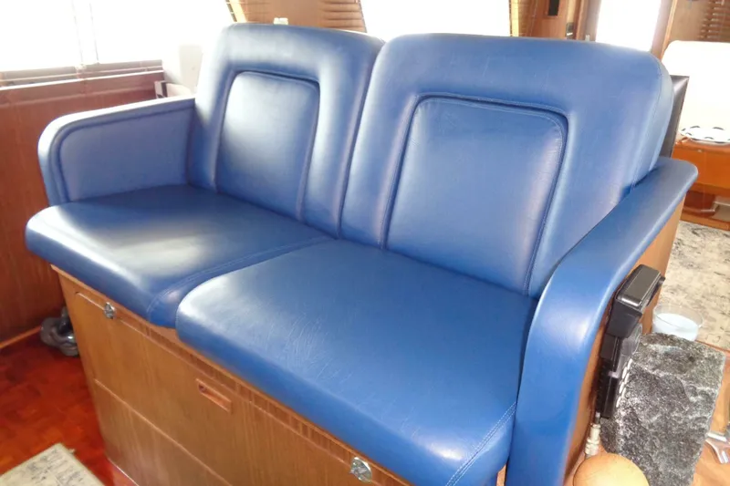 Slide: The Image of Hatteras 70 Cockpit Motor Yacht 1987 - 45